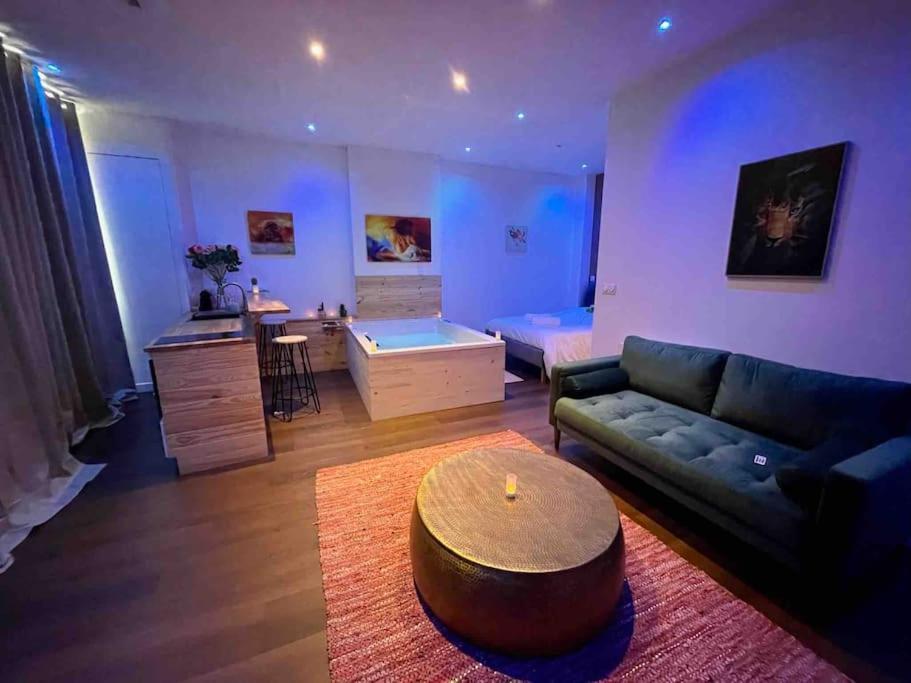 Colline, La Suite Cinema Spa Privee Nancy Luaran gambar