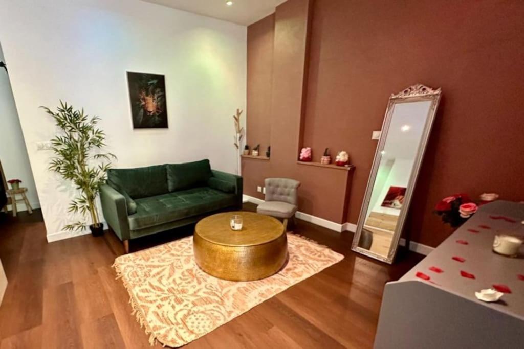 Colline, La Suite Cinema Spa Privee Nancy Luaran gambar